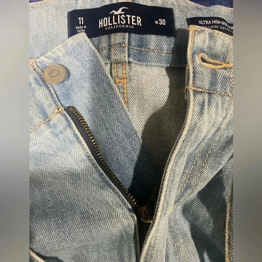 Hollister Ultra High Rise Paperbag Waist Light Wash Jean Mini Skirt size 11